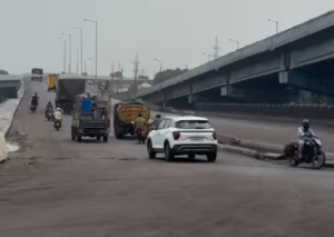 Reopened road near Convent Junction connecting Vizag Complex and Gajuwaka via Scindia and Malkapuram